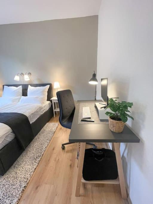 Modern Cozy Apt. -With 2 Tv, Netflix And Work Desk Есен Екстериор снимка