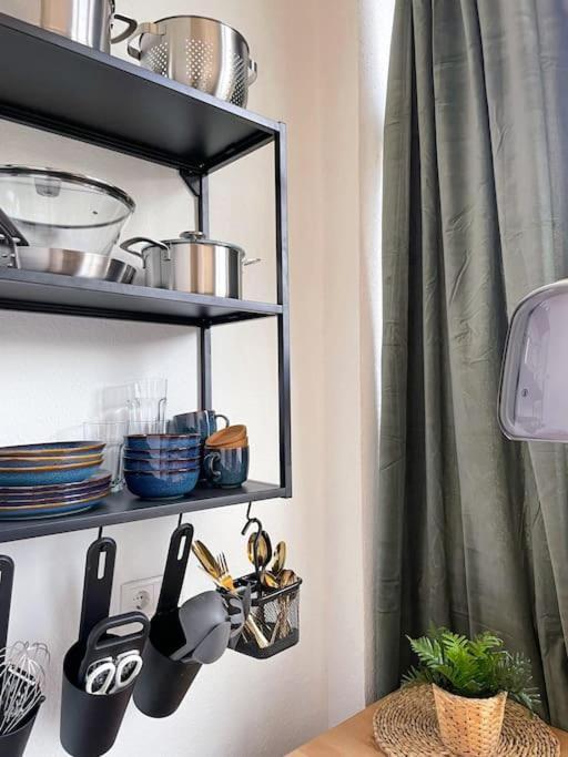 Modern Cozy Apt. -With 2 Tv, Netflix And Work Desk Есен Екстериор снимка